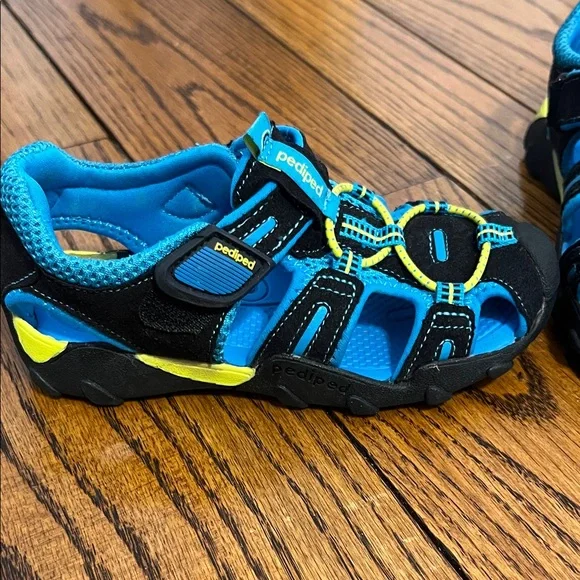 Pediped Kids Sandals in Black and Blue with Yellow Accents - Picture 4 of 16